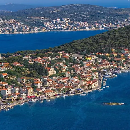 Apartamento In Rogoznica With Seaview, Balcony, Air Condition, Wifi